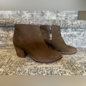 Blondo Women's Waterproof Brown Ankle Boots- 7